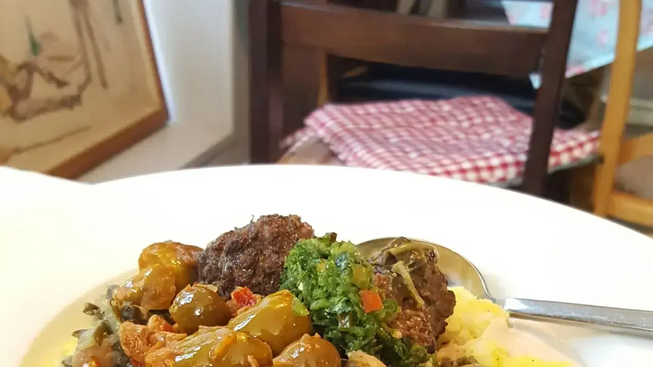 קציצות במסעדת מג'דה