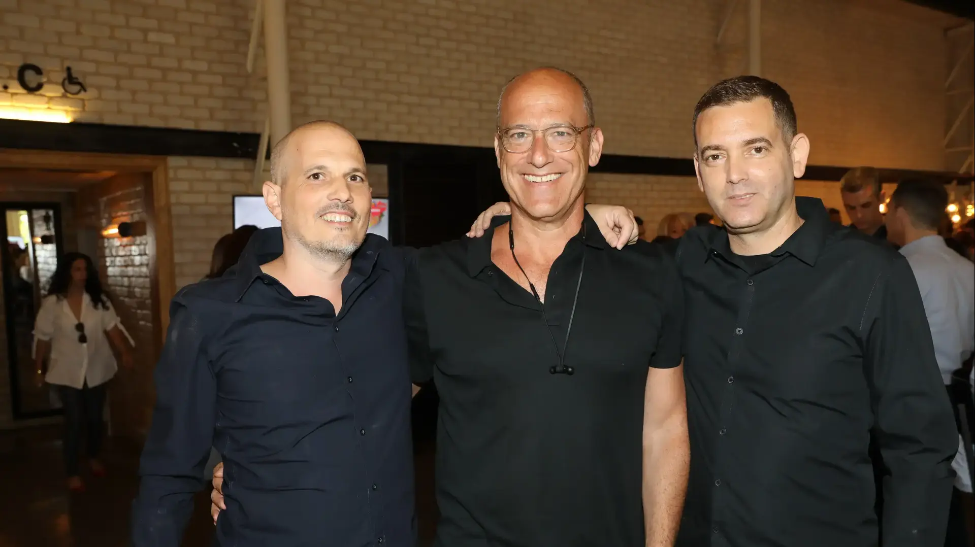 יניב גינוולד, עדי שטראוס מייקי צימט