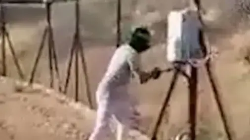 צעיר פלסטיני המזוהה עם ארגון חמאס מחבל בגדר ההפרדה באזור הר חומה בדרום ירושלים