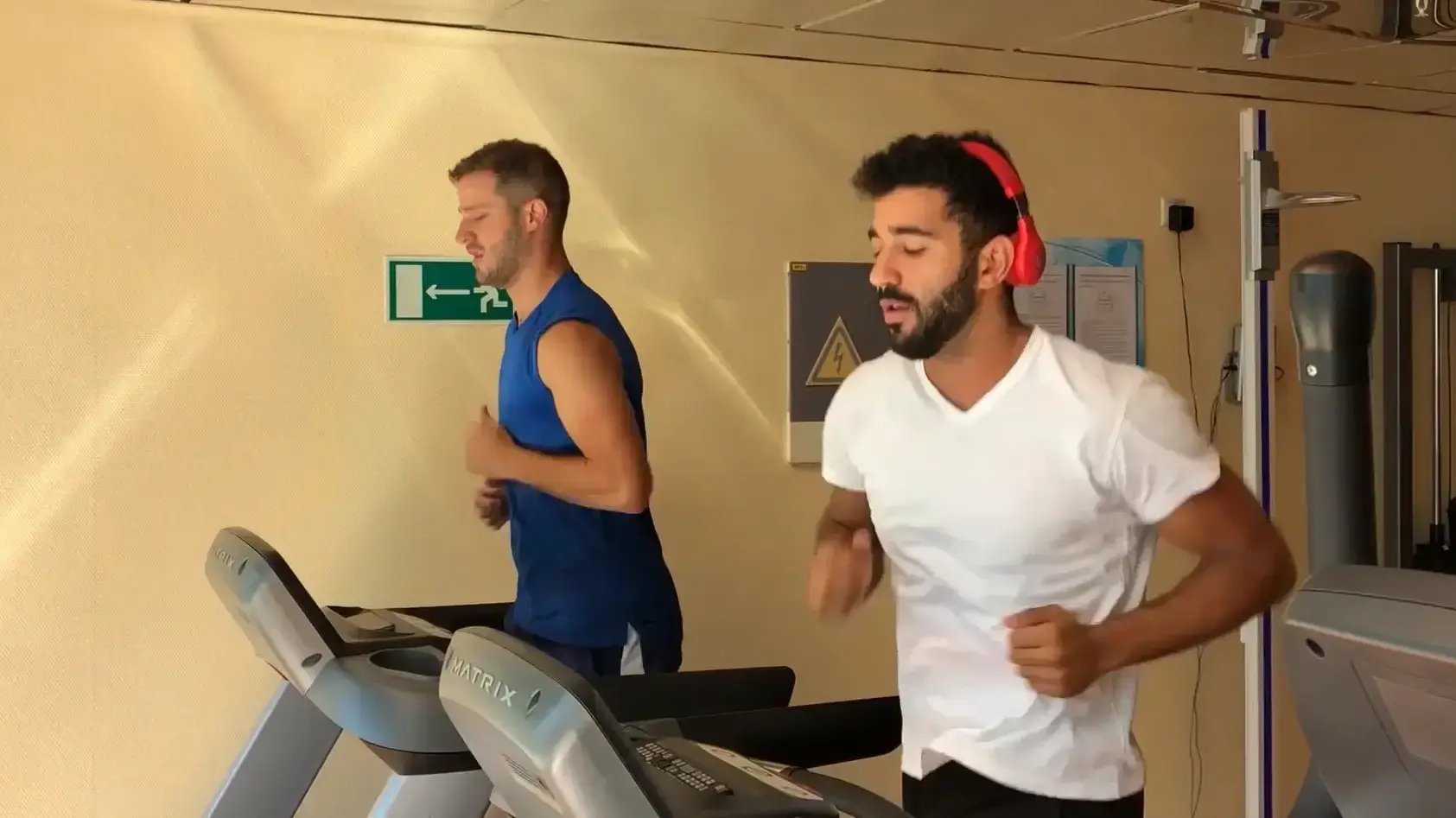 שחקני הפועל תל אביב עידן כהן, שחר הירש במלון סוצ'י