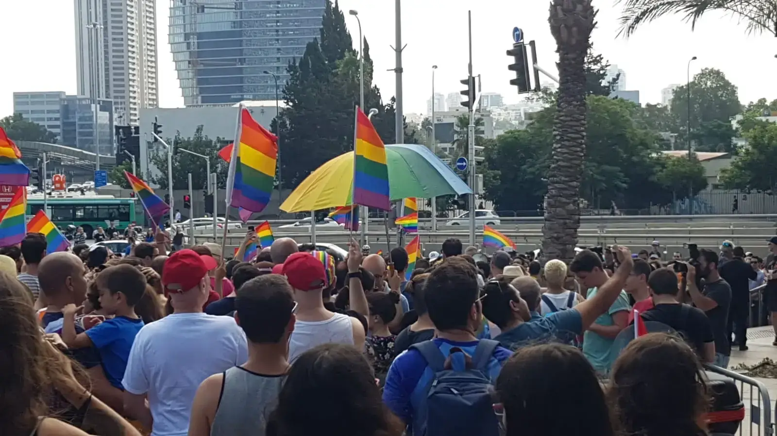 יום מחאה נגד חוק הפונדקאות