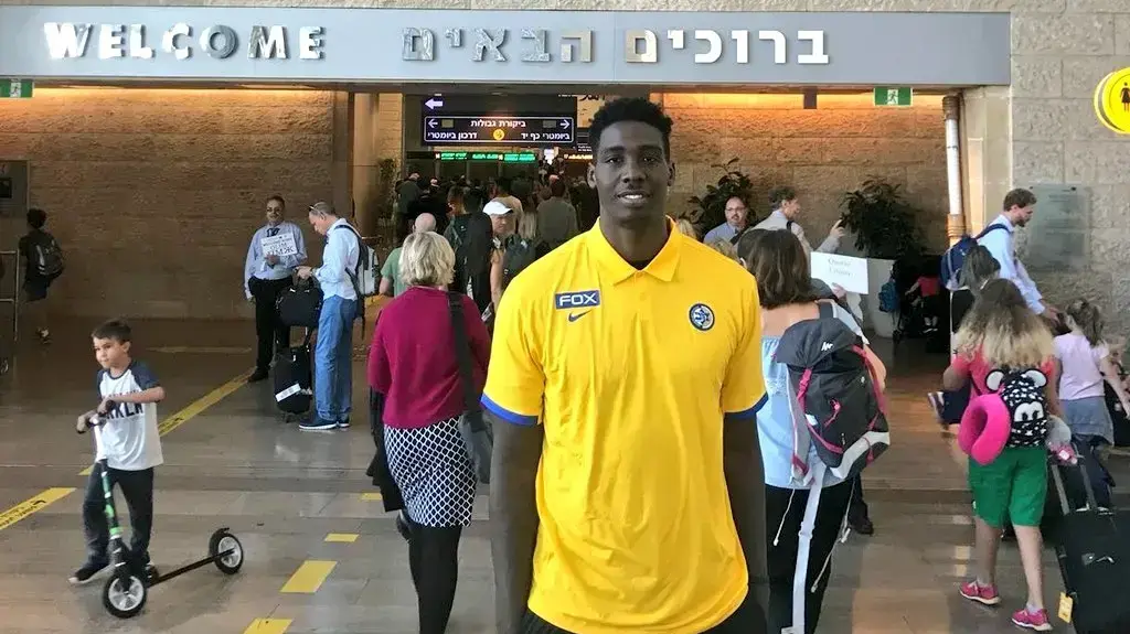 סנטר מכבי תל אביב ג'וני אובריאנט
