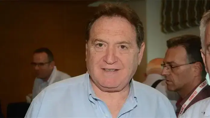 רוני קוברובסקי
