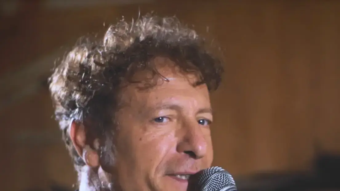 ערן צור שר את חגיגה של שרית חדד
