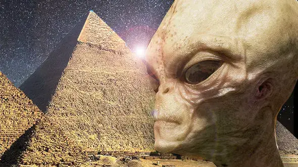 חייזרים בנו את הפירמידות?
