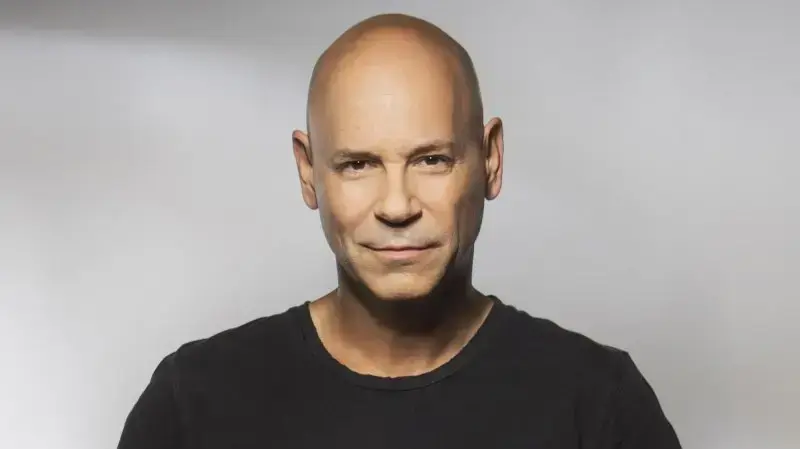 רמי קלינשטיין בשיר חדש יפה שבא לבכות