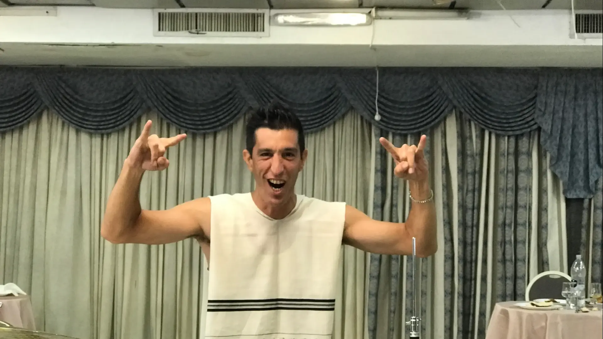 שחר אבן צור ב"גאולה"