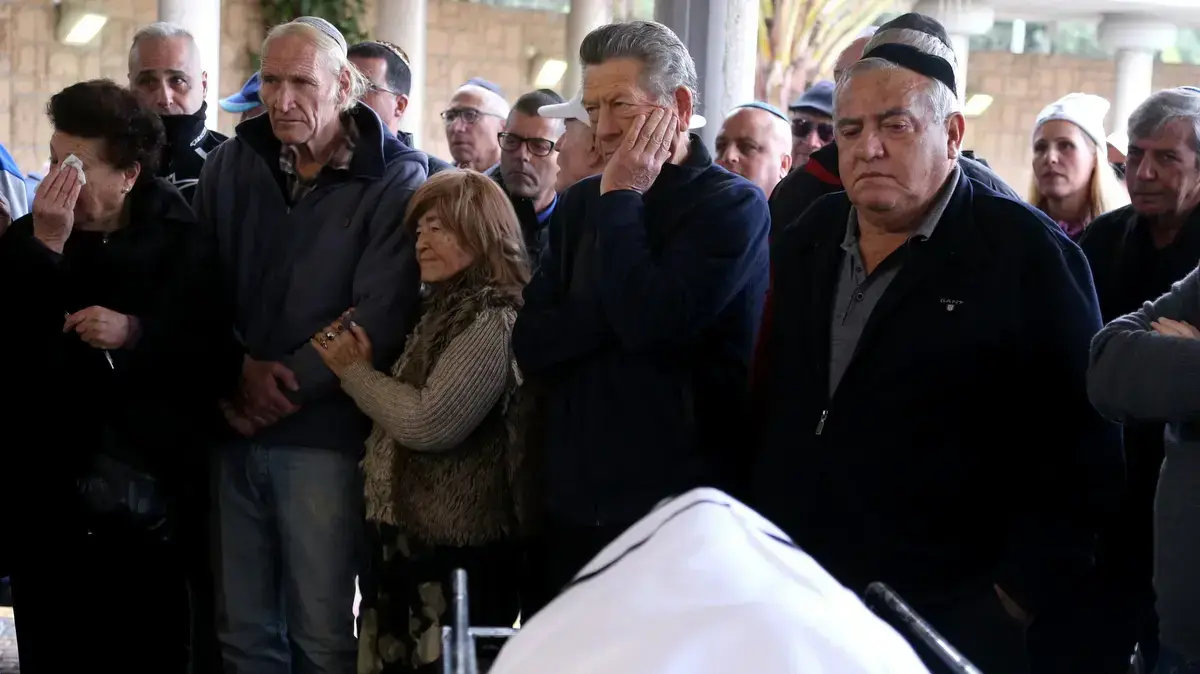 שלמה שרף בהלוויה של שייע גלזר