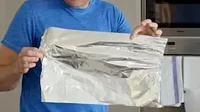 הדרך הנכונה להשתמש בנייר אלומיניום בבישול