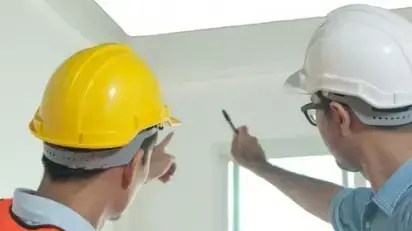 קבלנים באתר בנייה