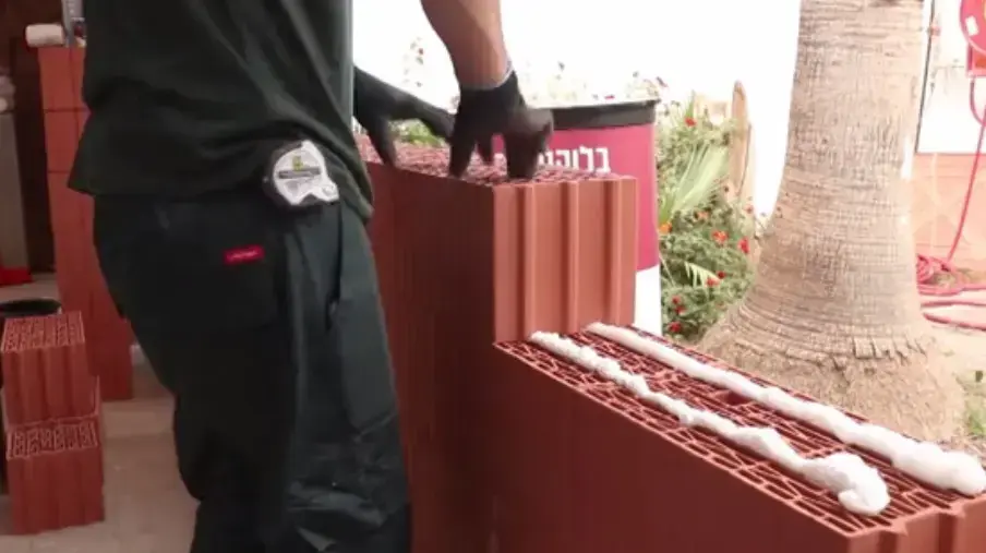 חסין אש הבלוק האדום