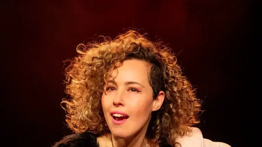 TALKING TO ME תיאטרונטו