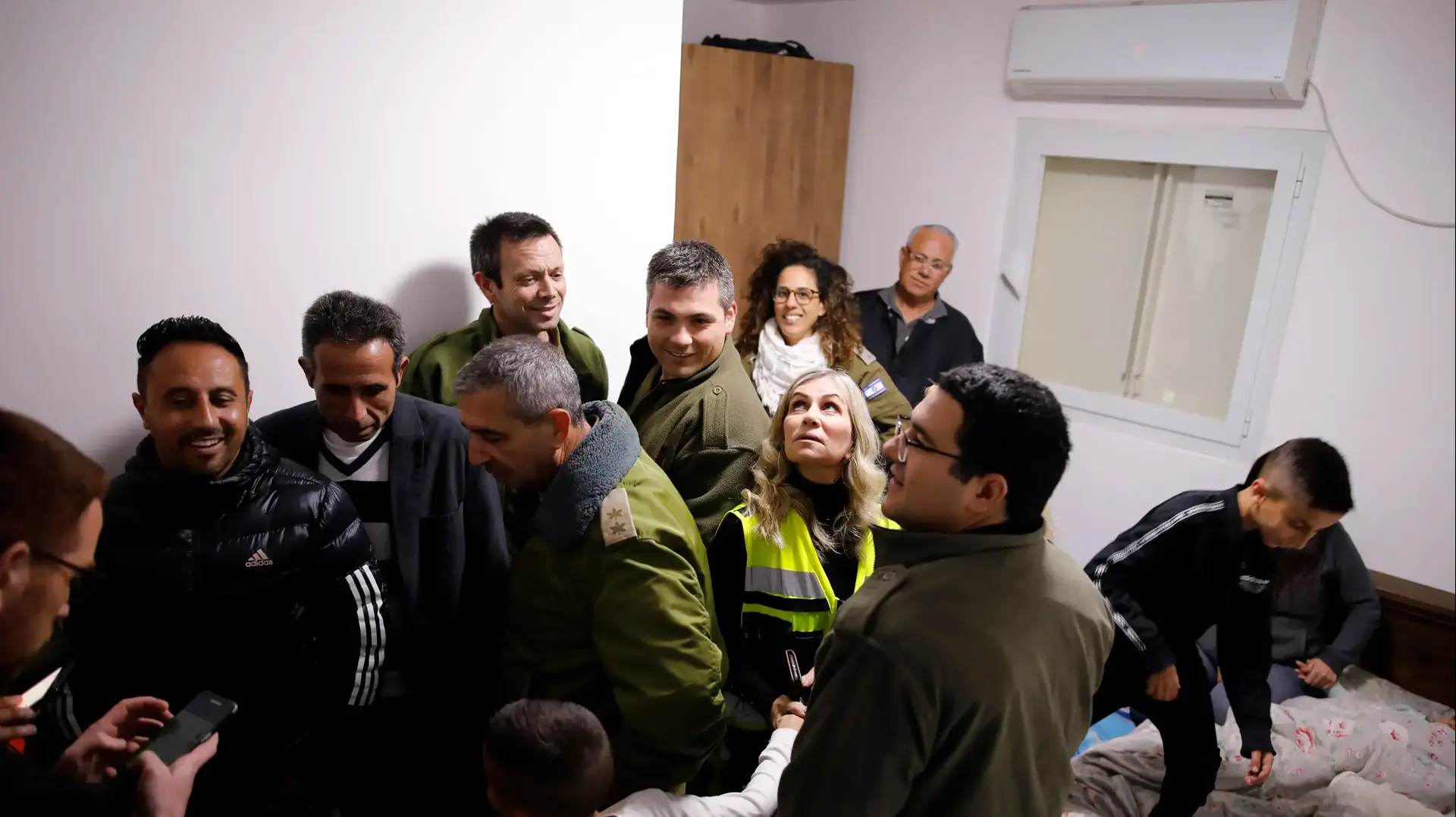 תושבים וחיילי צה"ל בממ"ד בשדרות, 25 במרץ 2019