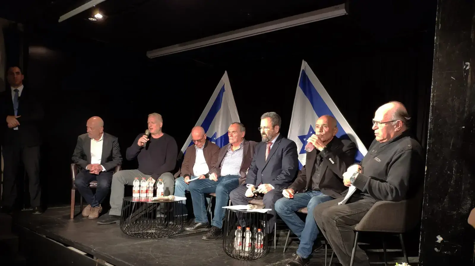 אירוע בנושא התייחסות לפרשת הצולות בהשתתפות : אהוד ברק, דן חלוץ, עוזי ארד, אילן בירן, עמוס ירון, נעם תיבון ודרור הלוי, בית ציוני אמריקה, תל אביב 3 באפריל 2019 אירוע בנושא התייחסות לפרשת הצולות בהשתתפות : אהוד ברק, דן חלוץ, עוזי ארד, אילן בירן, עמוס ירון, נעם תיבון ודרור הלוי, בית ציוני אמריקה, תל אביב 3 באפריל 2019