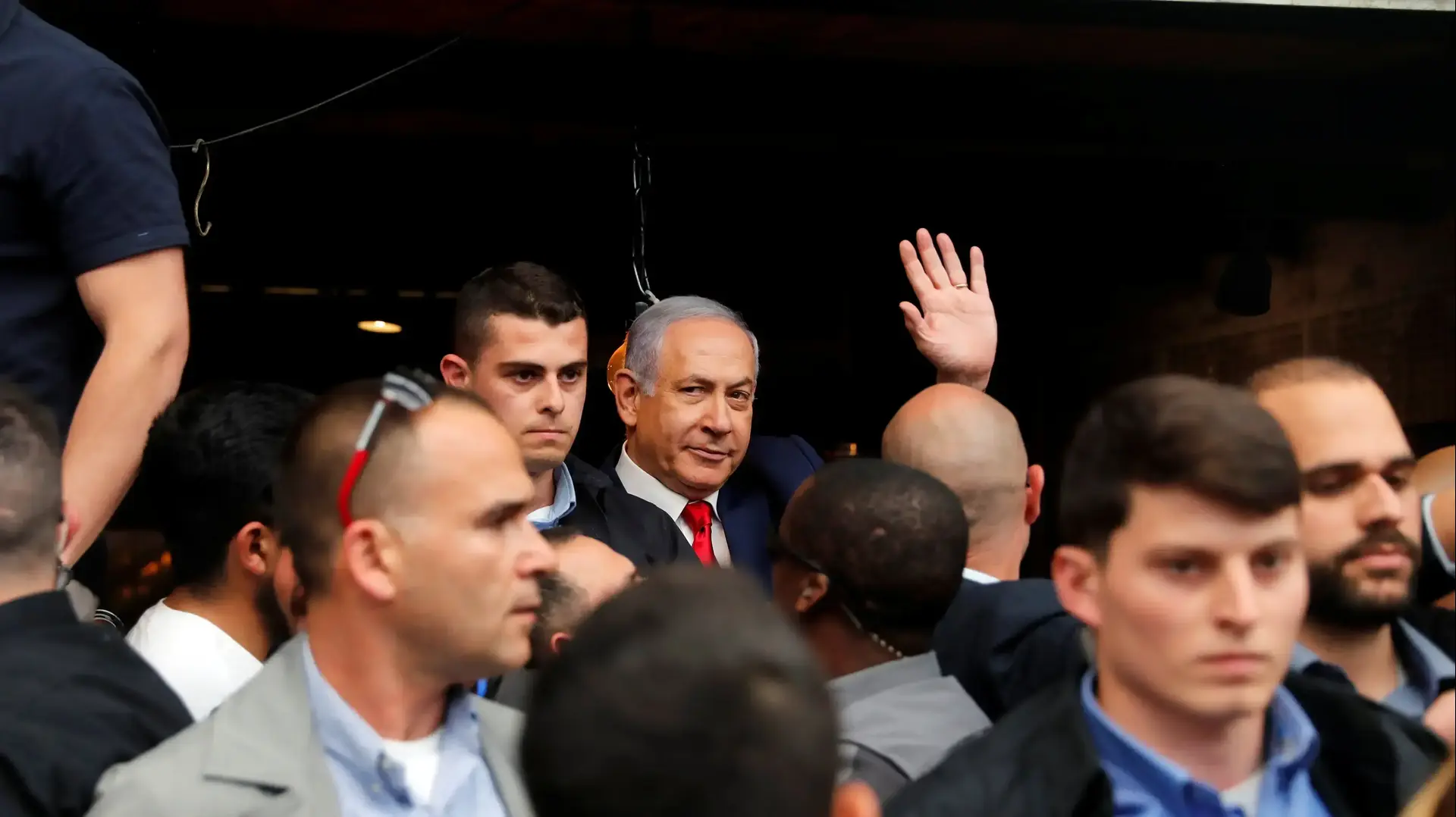 ראש הממשלה, בנימין נתניהו במהלך סיור בשוק מחנה יהודה 8 באפריל 2019