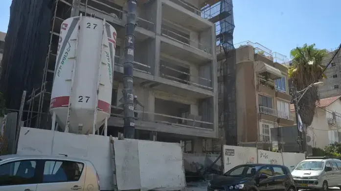 בניין בשיפוץ תמ"א 38