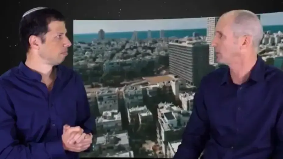 טל תפוחי, מנכ"ל גמלא הראל, באולפן אתר מרכז הנדל"ן עם דרור מרמור
