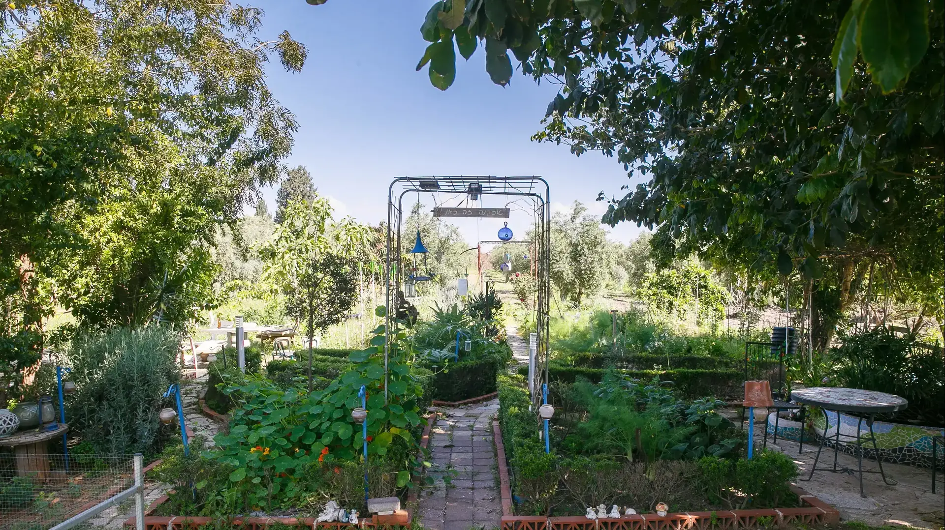 שכורות ומעוצבות דירה במושב מגשימים