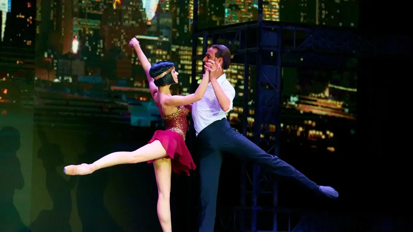 מתוך מופע המחול "גטסבי הגדול" ( "The Great Gatsby Show Ballet")