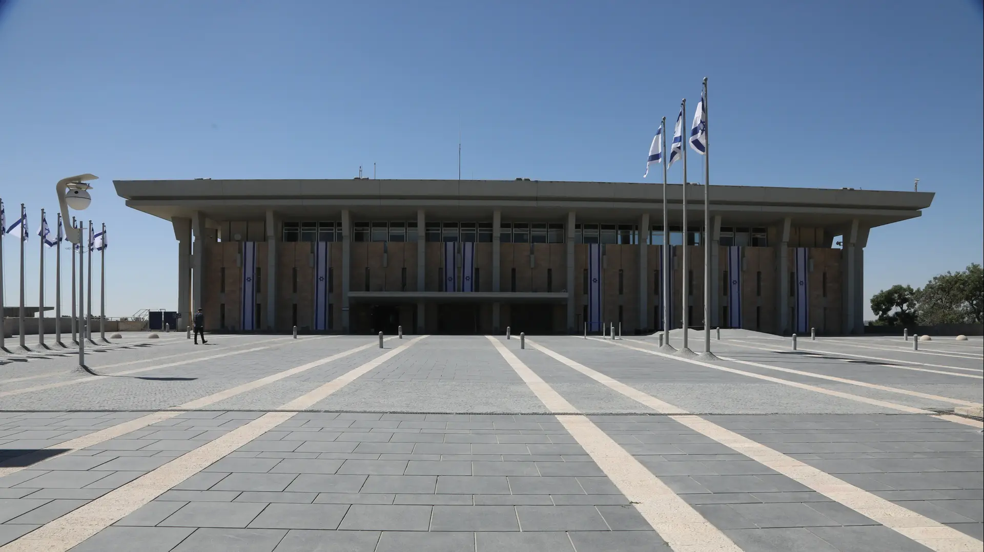 אייטם טריוויה של יקי אדמקר
בניין הכנסת