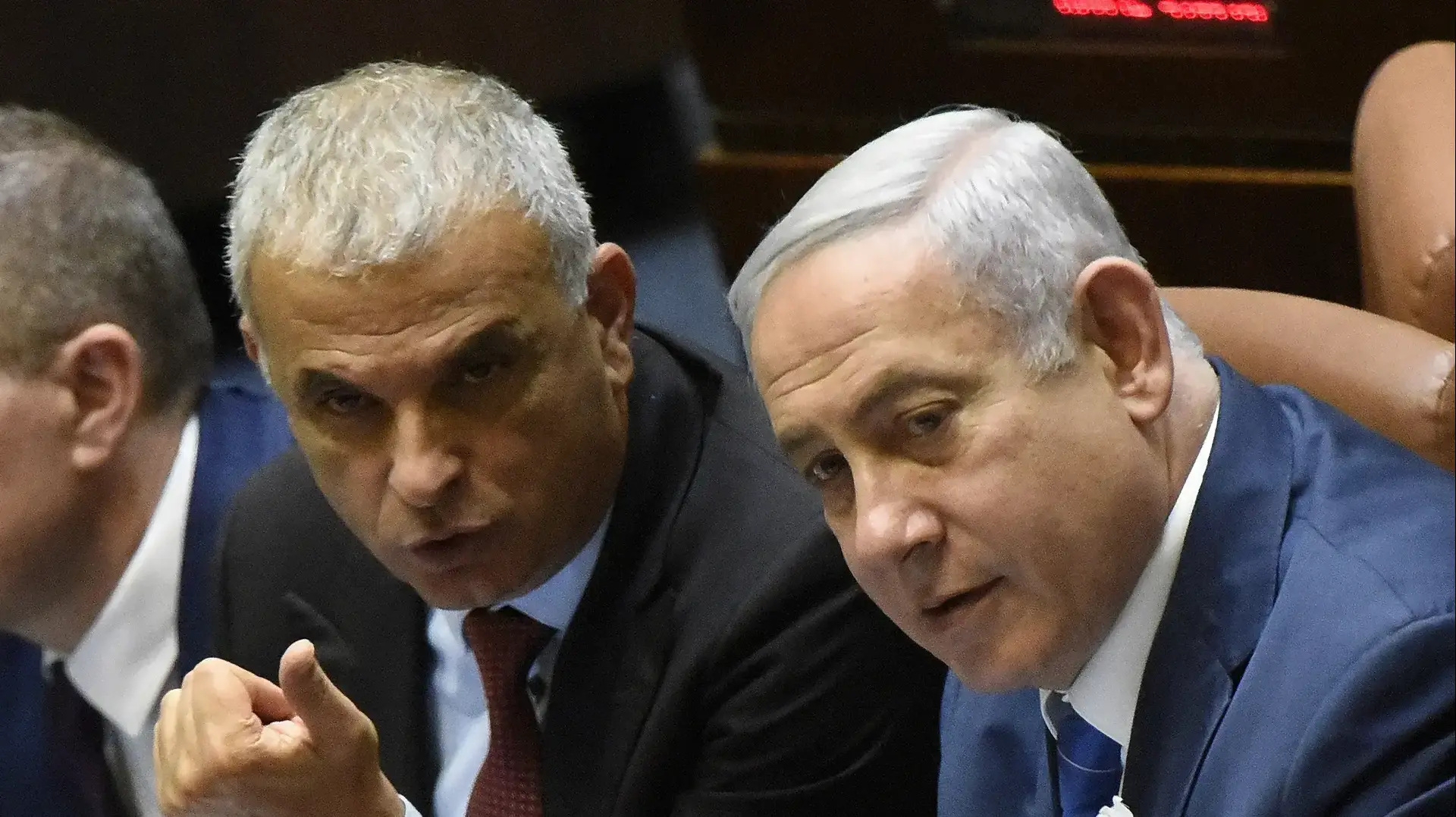 ראש הממשלה בנימין נתניהו ושר האוצר משה כחלון בהשבעת חברי כנסת לכנסת ה21, ירושלים, 30 באפריל 2019