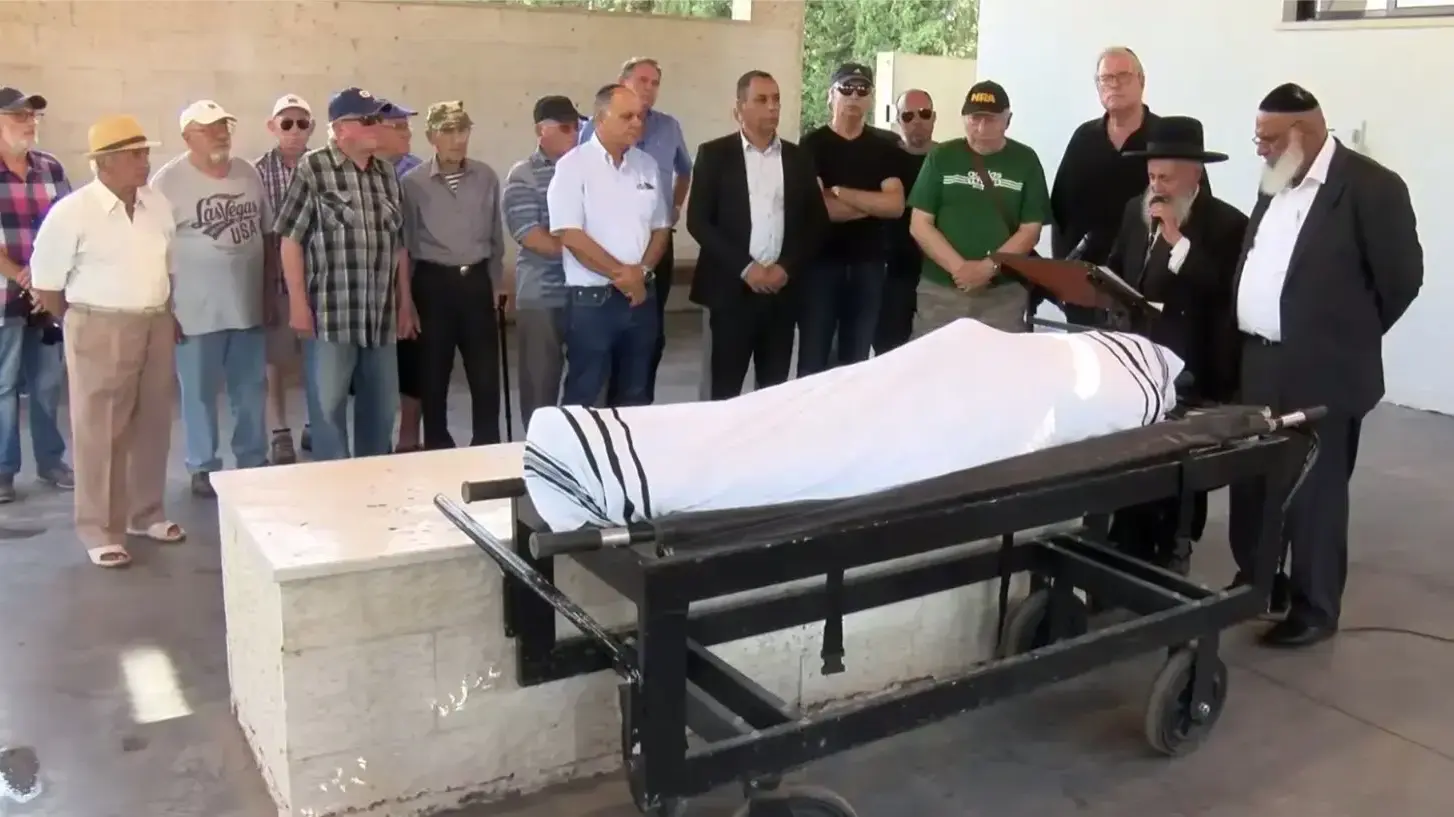 הלוותיו של הניצול האחרון ממחנה ההשמדה סוביבור, סמיון רוזנפלד, בית העלמין, בני עייש 4 ביוני 2019