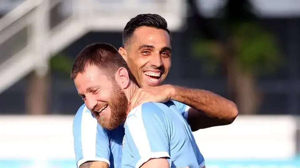 ערן זהבי שחקן נבחרת ישראל עם שרן ייני ערן זהבי שחקן נבחרת ישראל עם שרן ייני