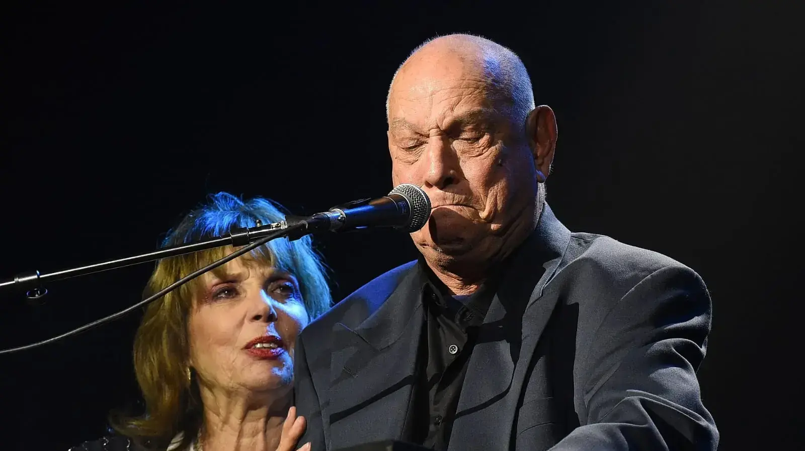 אבי קורן ואשתו לשעבר שולה חן בטקס פרסי אקו"ם, יוני 2019