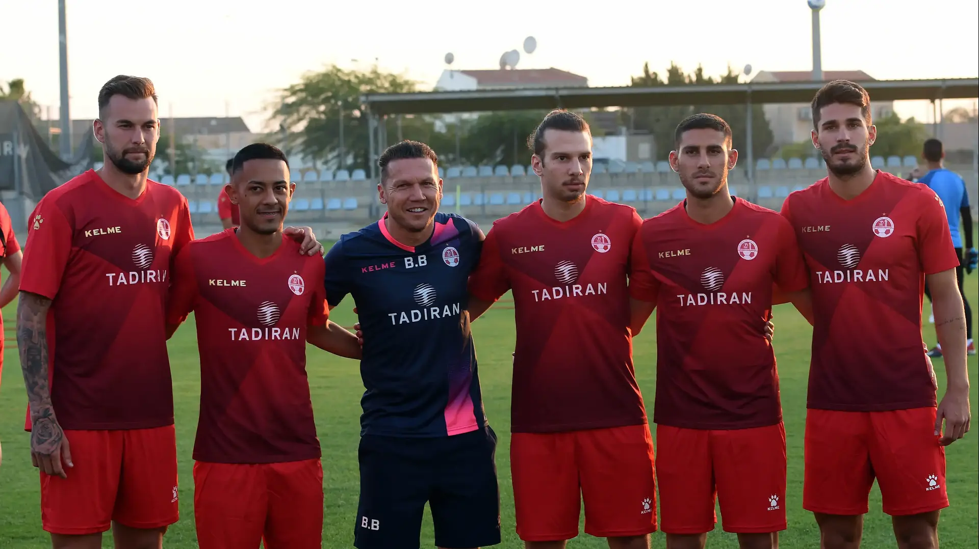 שחקני הפועל באר שבע ג'ימי מרין, חוסה אנחל קאריו, שון גולדברג, נאור סבג, גל לוי, ברק בכר