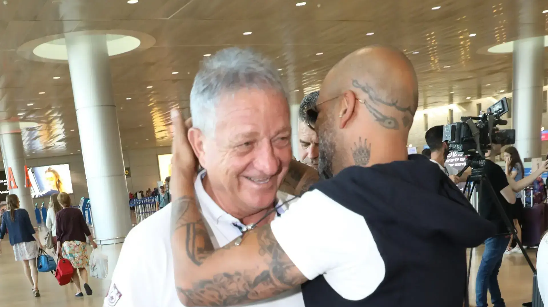 שייע פייגנבוים, אייל גולן בנתב"ג שייע פייגנבוים, אייל גולן בנתב"ג