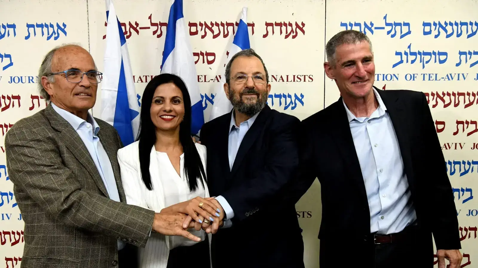 אהוד ברק, וחברי מפלגתו החדשה בה מכרזים במהלך מסע"ת על הקמת מפלגה חדשה, בית סוקולוב, ת"א 26 ביוני 2019