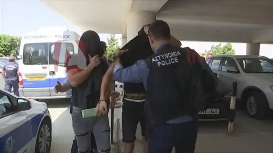 החשודים ההישראלים באונס התיירת בקפריסין מובאים להארכת מעצר 18 ביוני 2019 החשודים ההישראלים באונס התיירת בקפריסין מובאים להארכת מעצר 18 ביוני 2019