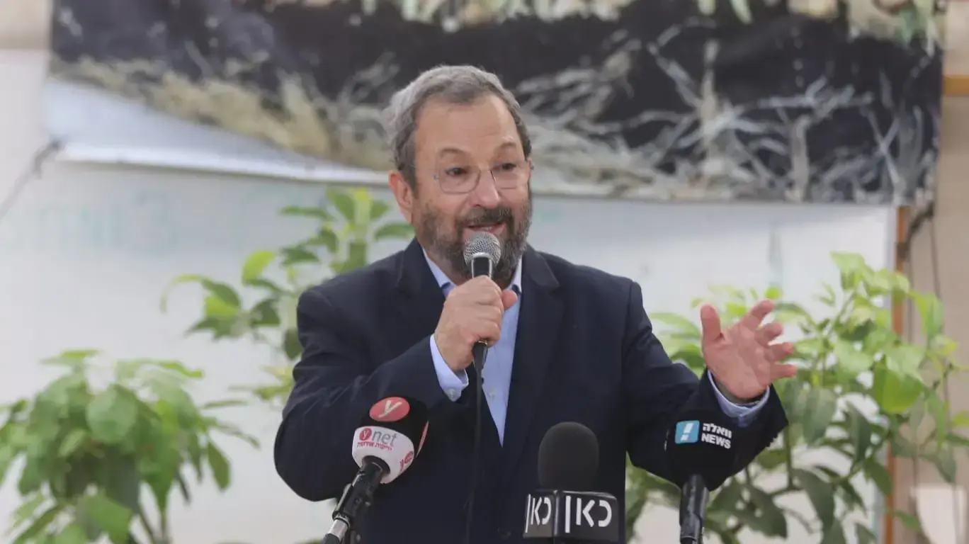 אהוד ברק בחממה בעין שמר, 19 ביולי 2019
