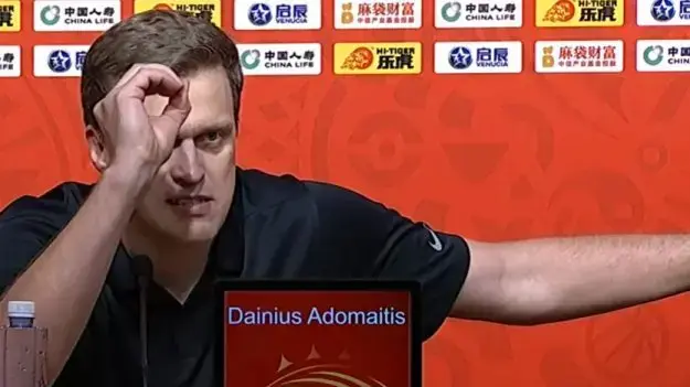 מאמן נבחרת ליטא בכדורסל דאיניוס אדומאיטיס