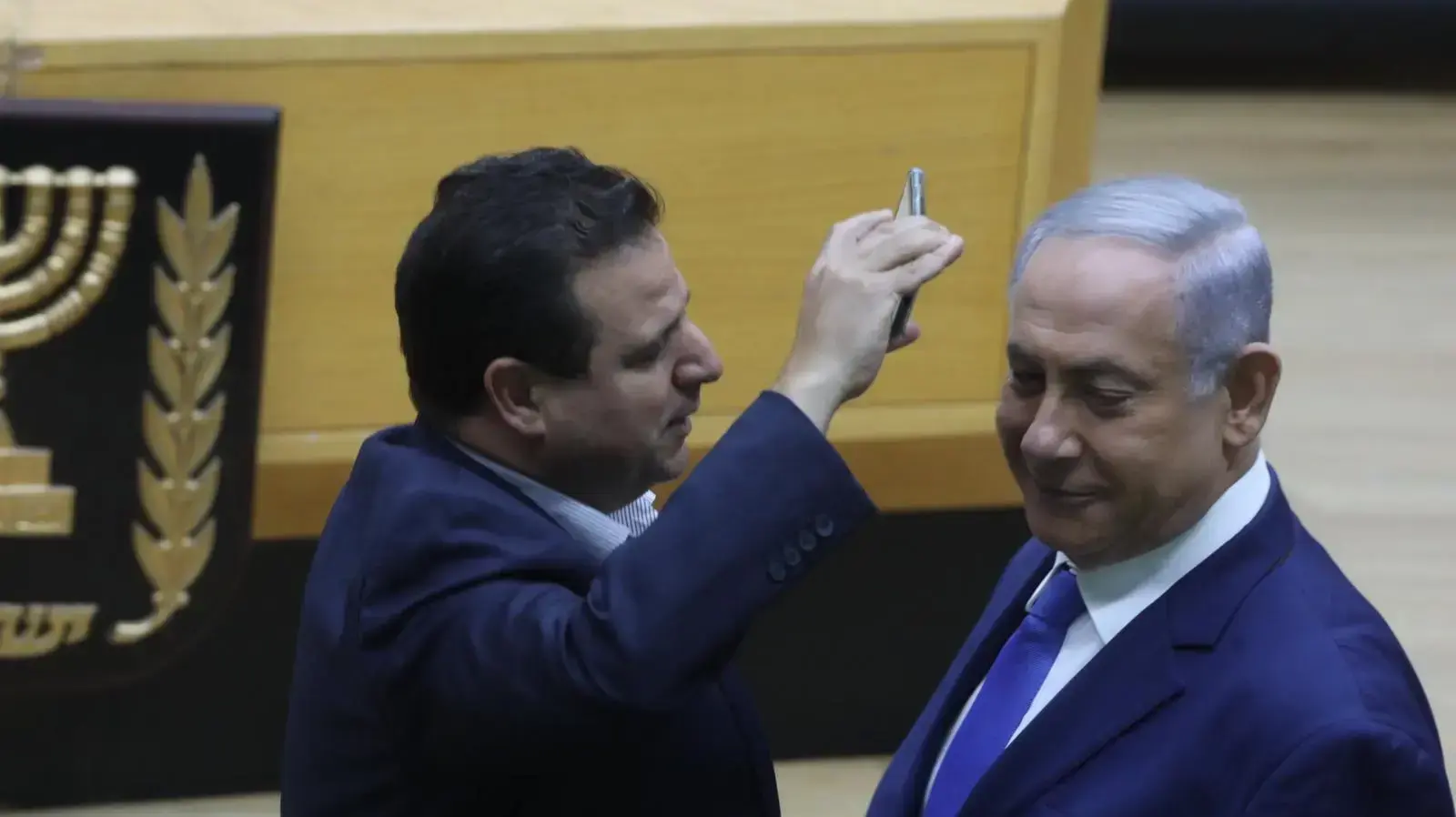 איימן עודה ובנימין נתניהו בהצבעה על חוק המצלמות, 11.09.19