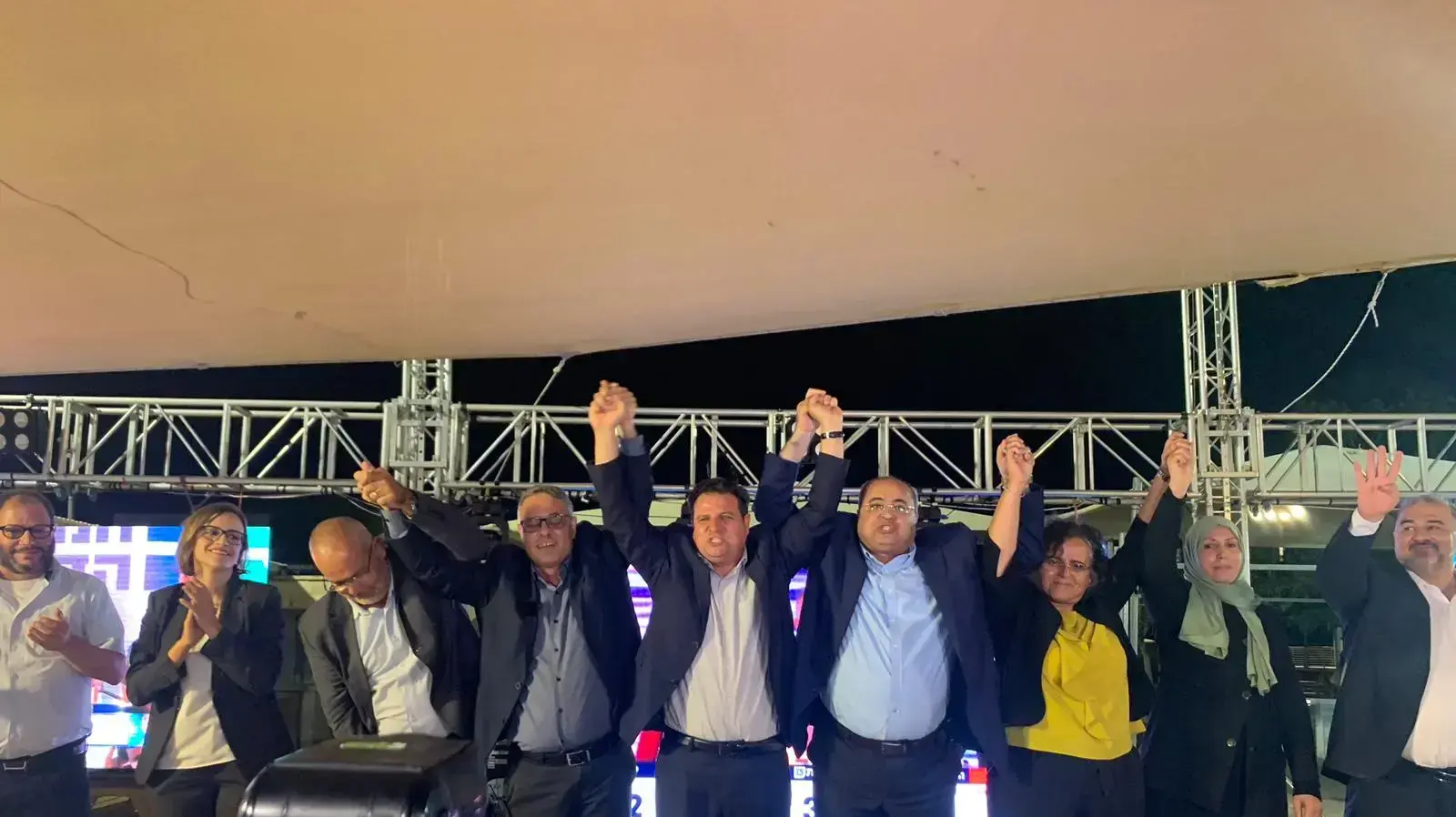חברי הרשימה המשותפת חוגגים את תוצאות המדגמים במטה המפלגה בנצרת 17 בספטמבר 2019