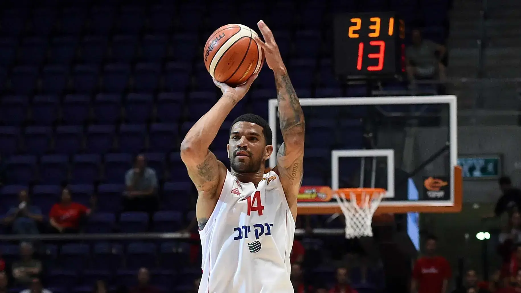 שחקן הפועל ירושלים ג'יימס פלדין