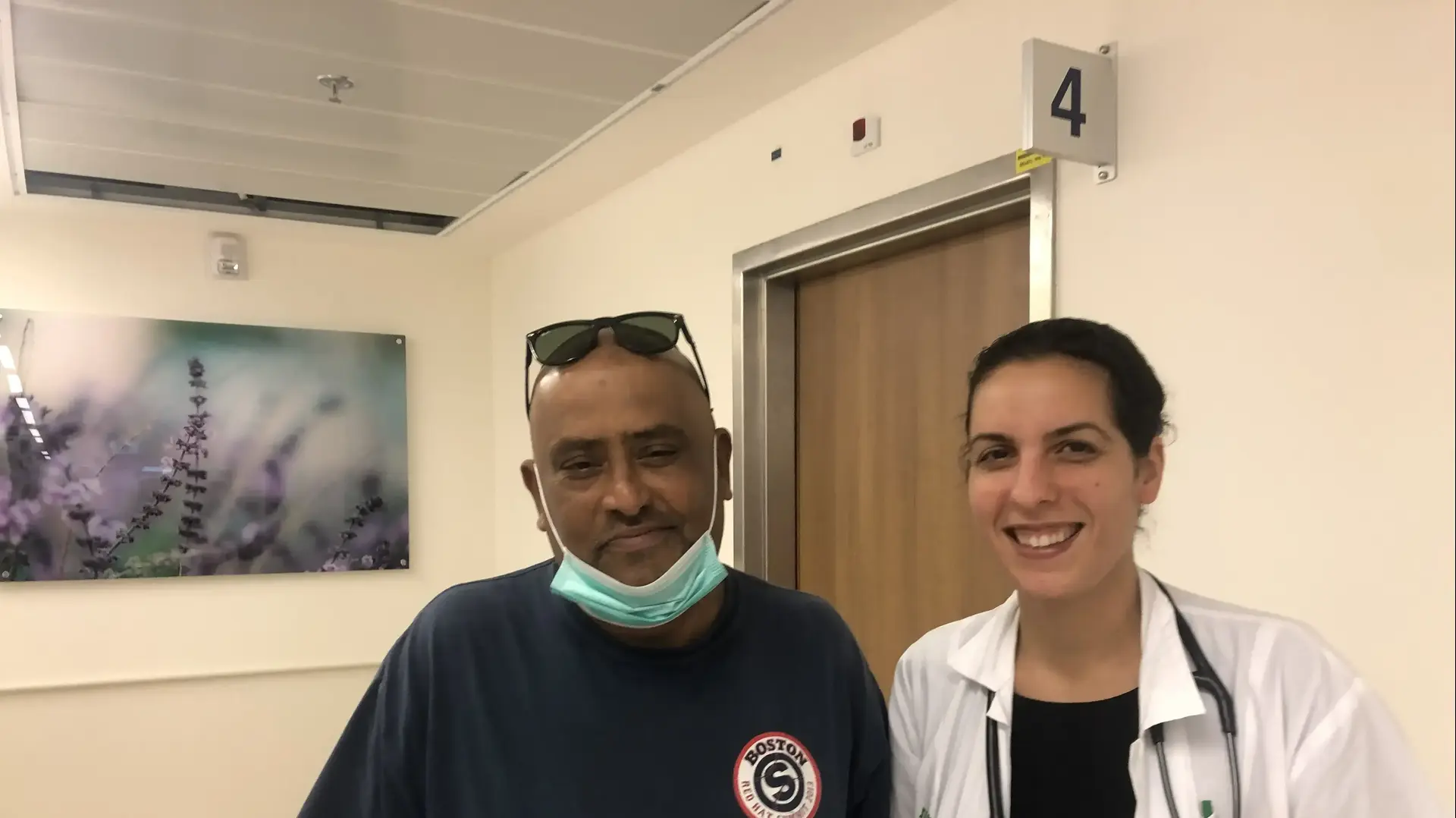 שמעון קוממי וד"ר כהן־חגי, לאחר מציאת התורם לכליה, 14 בנובמבר 2019