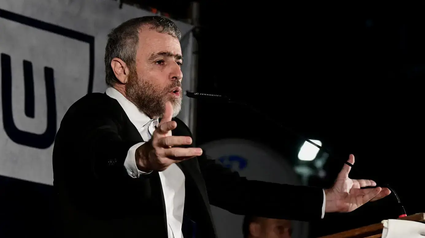 שמעון ריקלין בהפגנת תמיכה בראש הממשלה בנימין נתניהו, רחבת מוזיאון תל אביב, 26 בנובמבר 2019