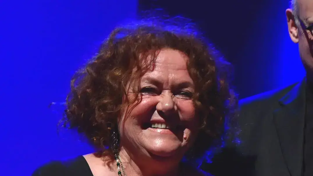 לאה שבת מקבלת פרס מטעם אמ"י על מפעל חיים