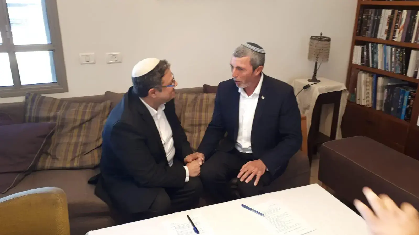 יו"ר הבית היהודי רפי פרץ מסכם על ריצה משותפת עם יו"ר עוצמה יהודית איתמר בן גביר. 20 בדצמבר 2019.