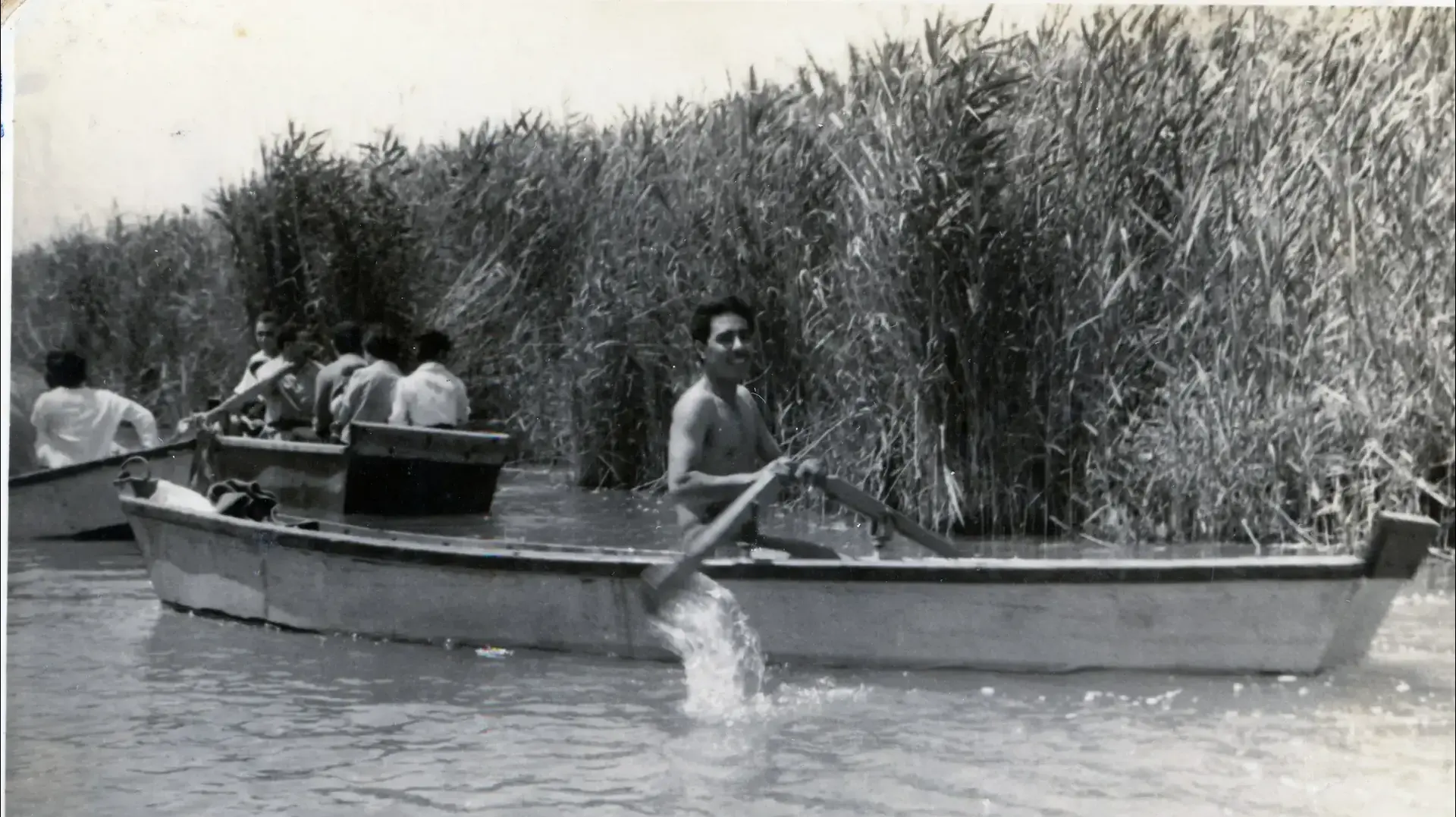שיט בנחל לכיש באשדוד 1961