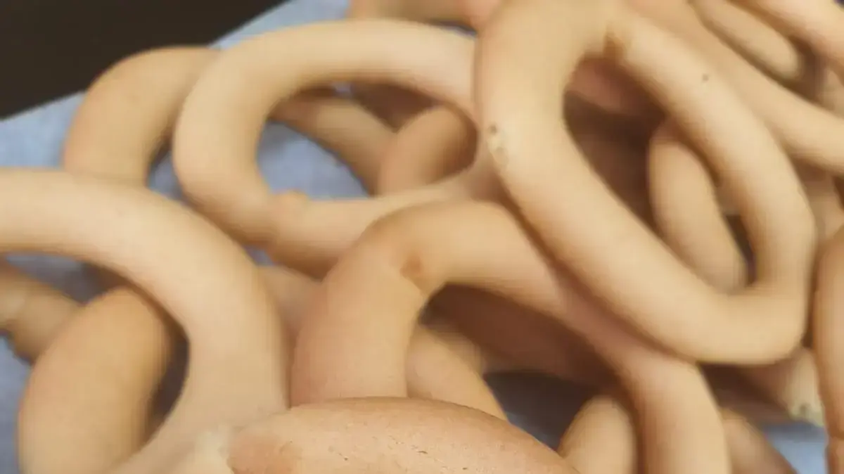 עוגיית כעכ המפורסמת של מאפיית ארץ הצבי