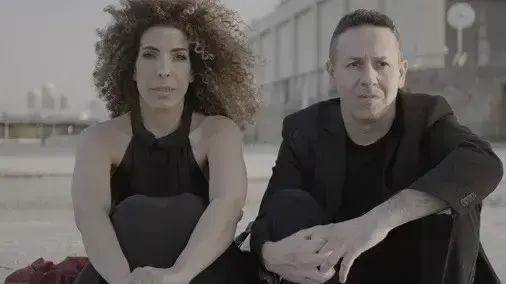 קרן הדר בשיר "סחרחורת" שכתב אלכסנדר פן והלחין נתן סלור
