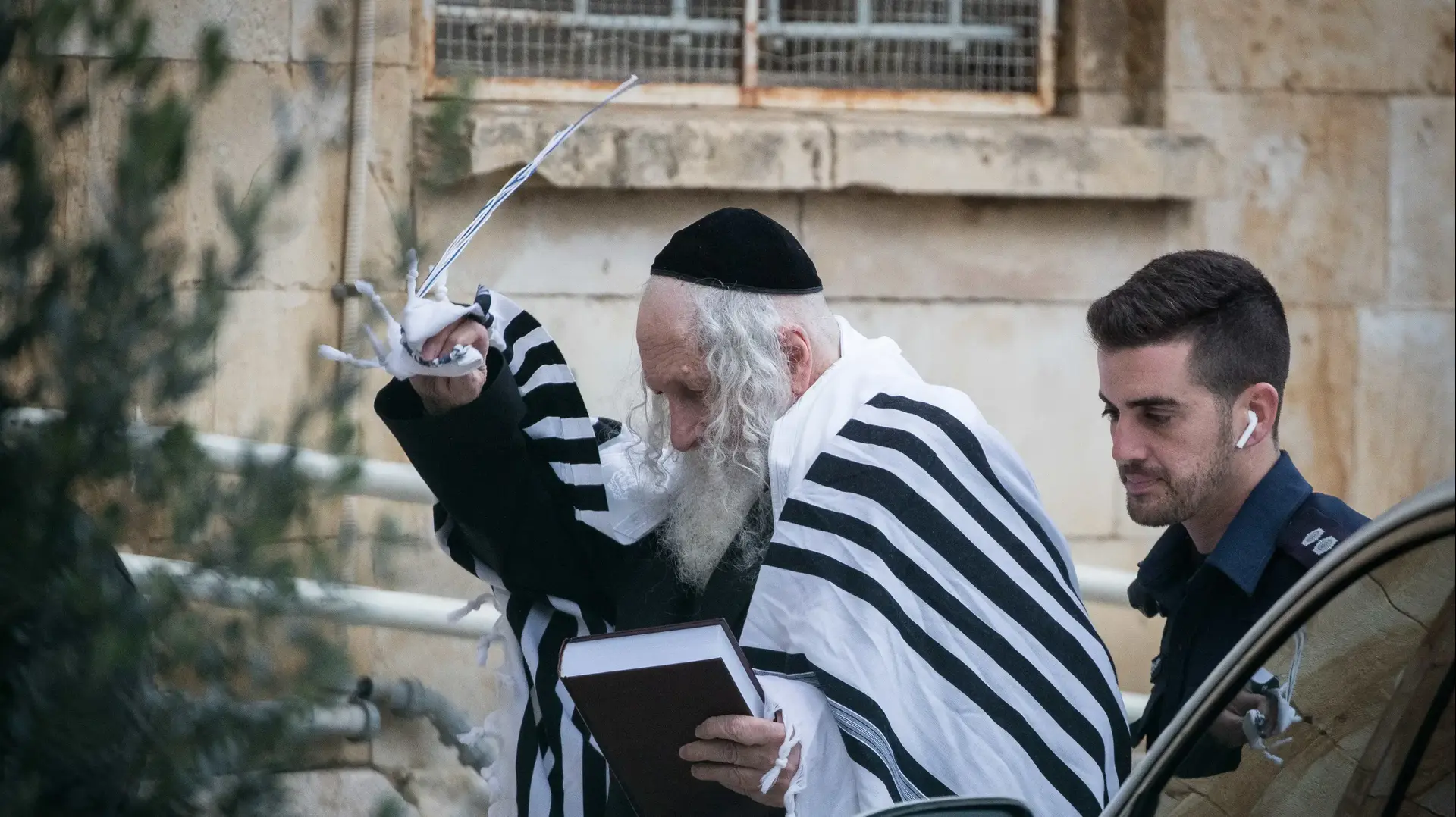 אליעזר ברלנד מובל לבית המשפט השלום בירושלים לקראת הארכת מעצרו 9 בפבראור 2020
