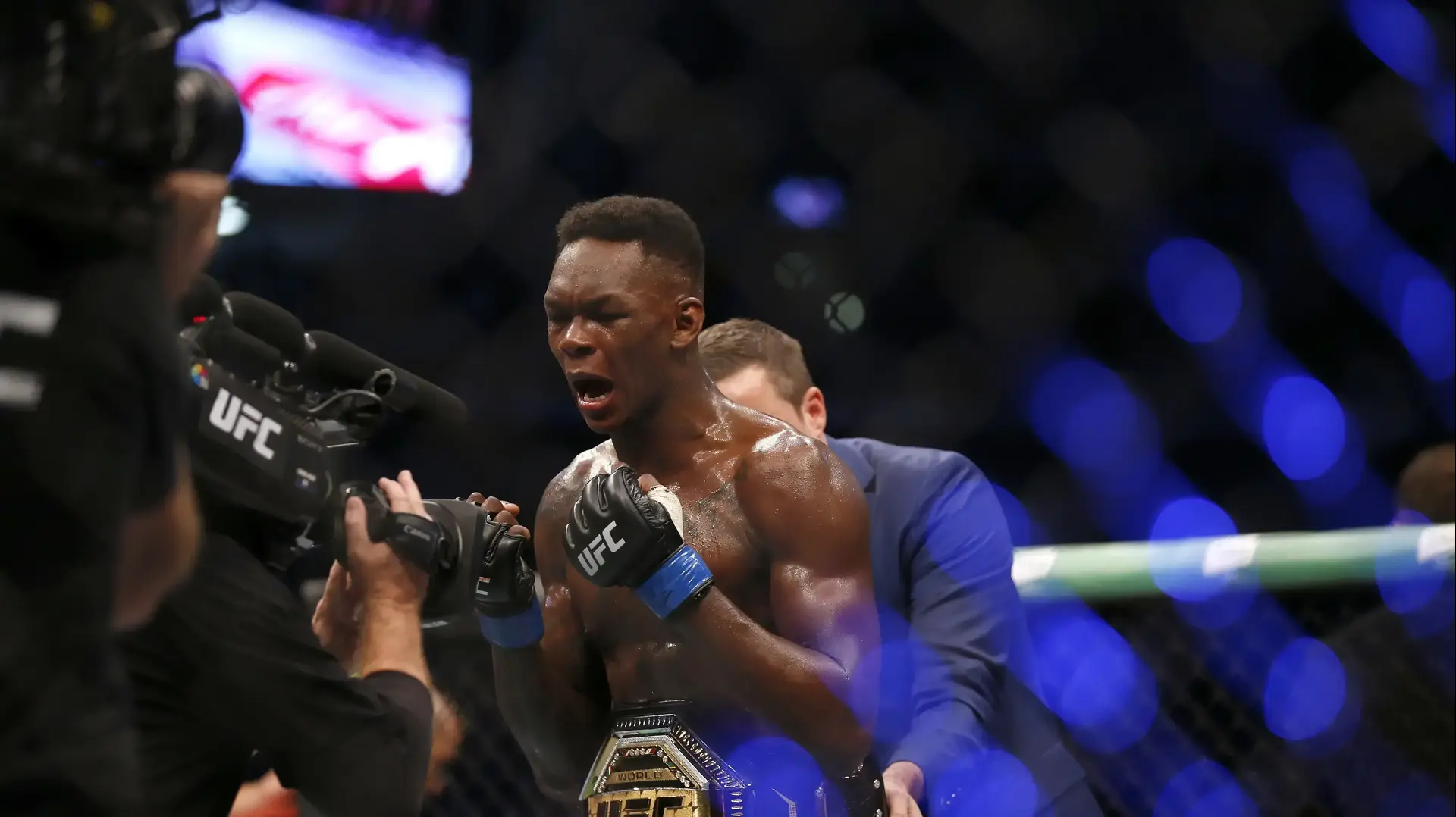ישראל אדסניה לוחם MMA מארגון ה-UFC