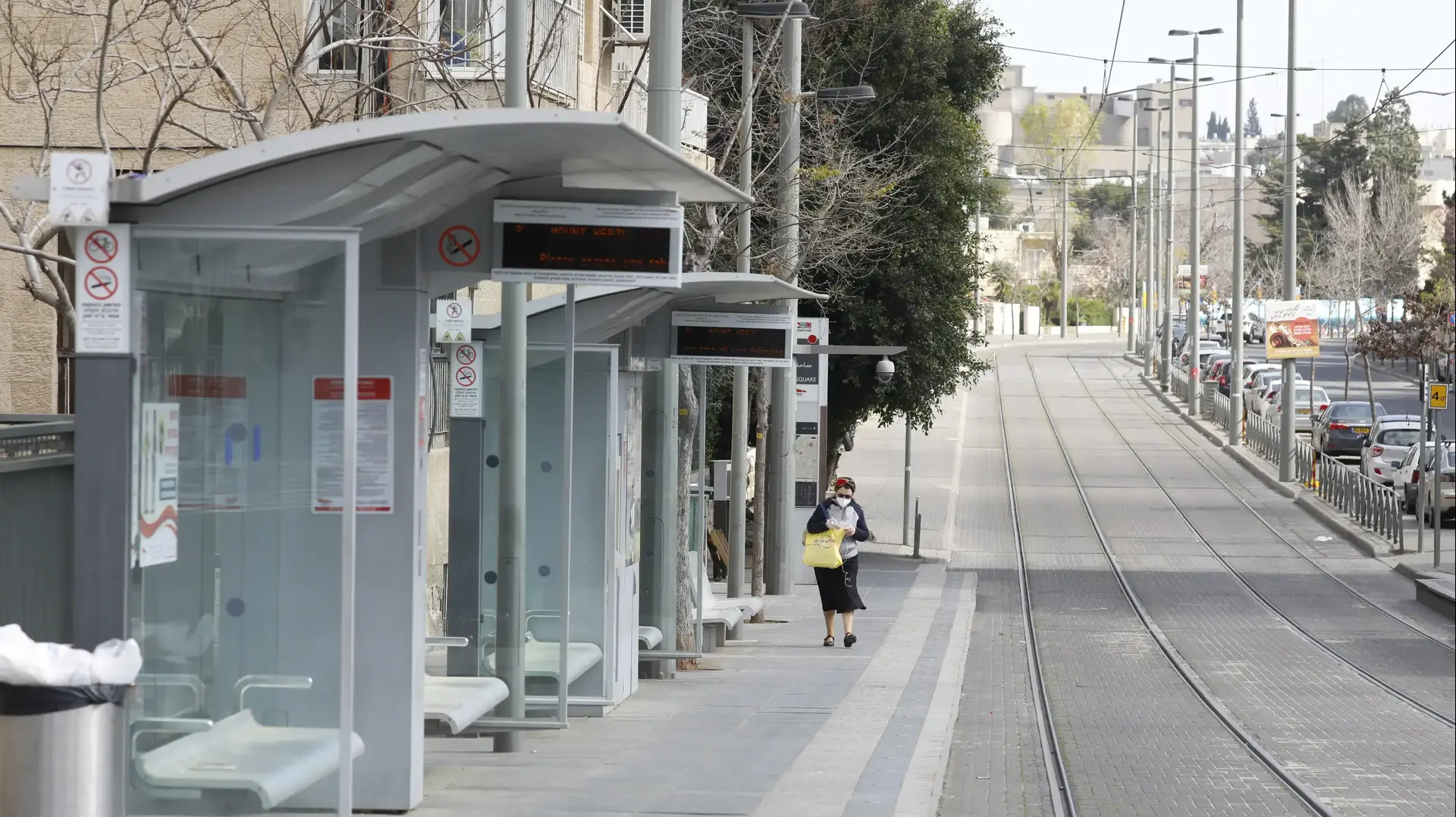 שכונת בית הכרם בירושלים, ליד הרכבת הקלה, 25 במרץ 2020