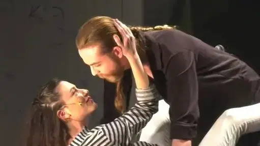 אמסטרדם הצגה תיאטרון חיפה