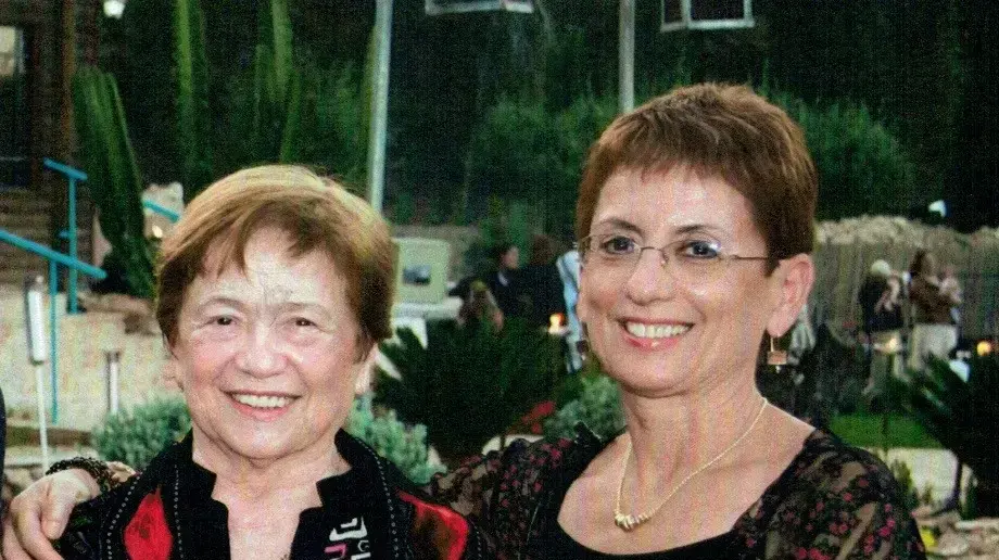 בילי לניאדו, יו"ר עמותת "דורות ההמשך" עם אמה רחל אנגלרד