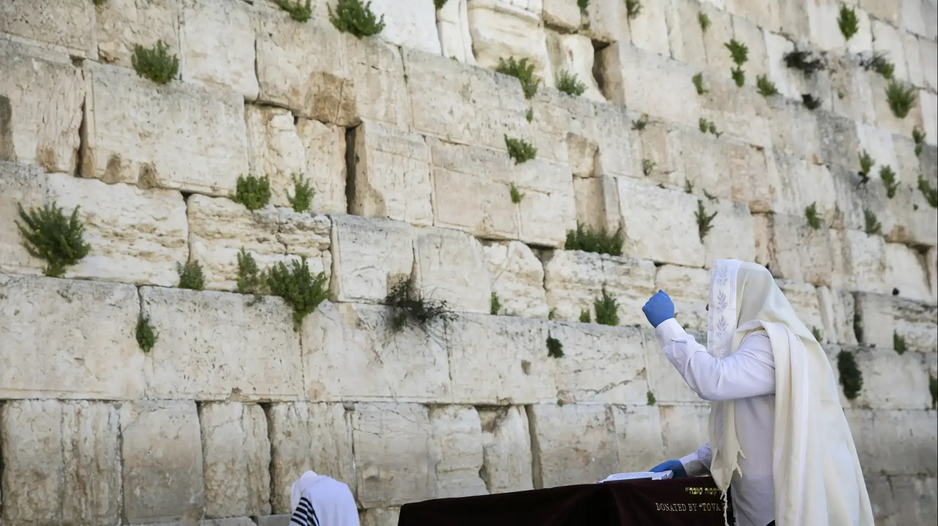 תפילה בכותל בחול המועד פסח, 13 באפריל 2020